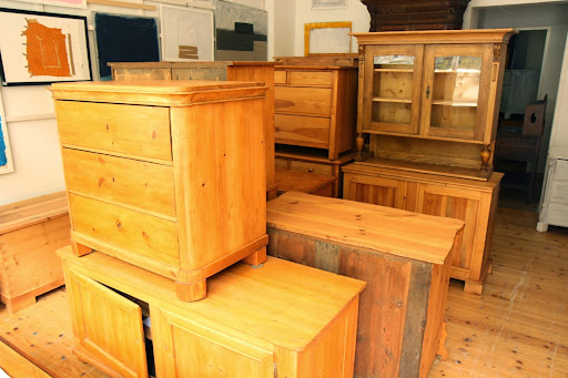 Holzgut Antike Möbel