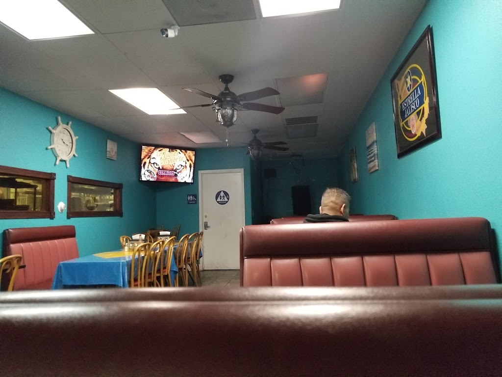 La Sirenita Marisqueria y Panaderia 93702