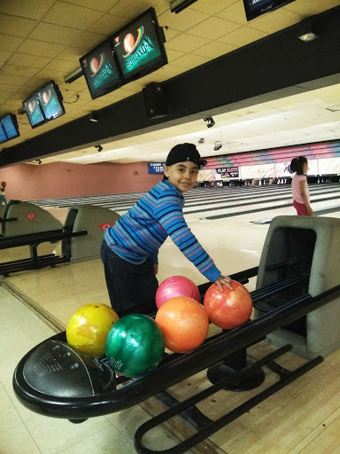 Bowling Alley «Burr Oak Bowl», reviews and photos, 3030 Burr Oak Ave, Blue Island, IL 60406, USA