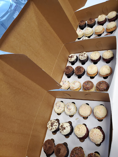 Dessert Shop «Ooh La La Dessert Boutique», reviews and photos, 770 West Sam Houston Pkwy N #500, Houston, TX 77024, USA