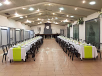 Atmosphère du Restaurant français L Escale Restaurant à Marles-les-Mines - n°18