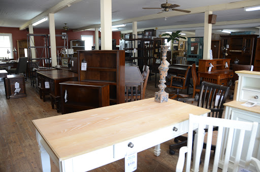 Furniture Store «Akins Furniture (Dogtown)», reviews and photos, 3450 Co Rd 81, Fort Payne, AL 35967, USA