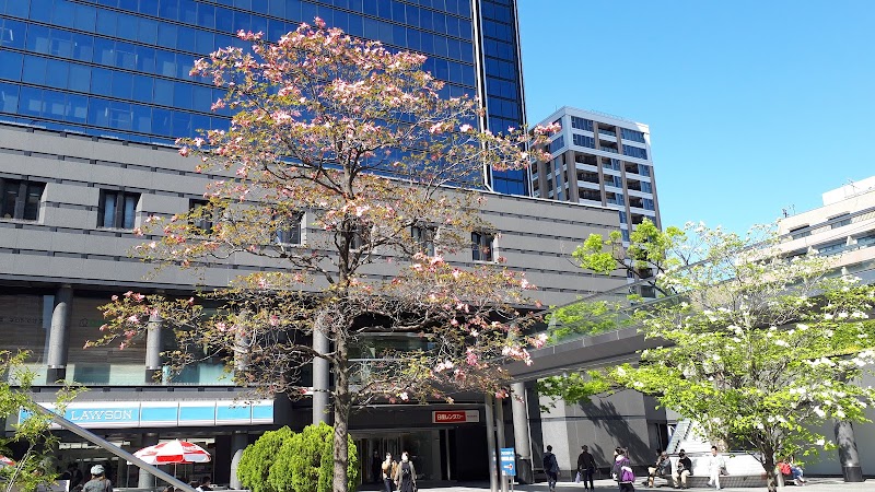 日産レンタカー 梅田センタービル店