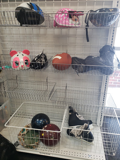 Thrift Store «Goodwill Retail Store & Donation Center», reviews and photos, 2495 Crain Hwy, Waldorf, MD 20601, USA