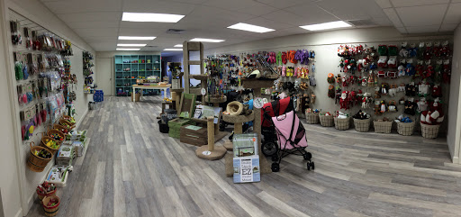 Pet Supply Store «Pet Supply Center», reviews and photos, 3558 Webber St, Sarasota, FL 34239, USA