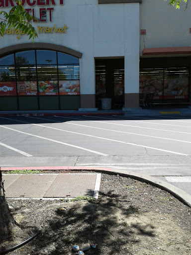 Grocery Store «Grocery Outlet Bargain Market», reviews and photos, 1366 E Main St, Woodland, CA 95776, USA