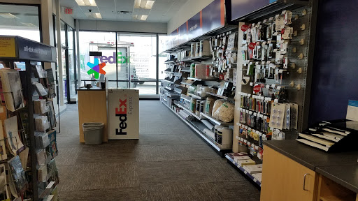 Print Shop «FedEx Office Print & Ship Center», reviews and photos, 1078 W Main St, Branford, CT 06405, USA