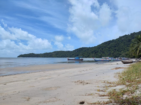 Gertak Sanggul Beach