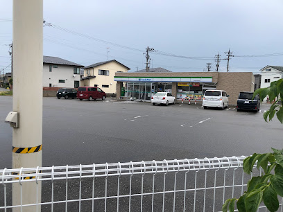 ファミリーマート 白山美川中町店