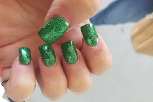 Linda's Nails image