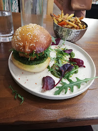 Hamburger végétarien du Restaurant végétalien Gurou à La Rochelle - n°13