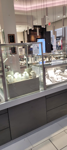 Jewelry Store «Kay Jewelers», reviews and photos, 147 St Clair Square, Fairview Heights, IL 62208, USA