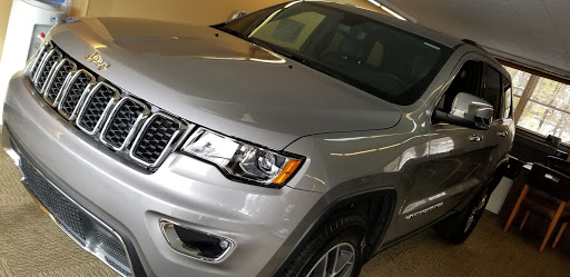 Truck Dealer «Bradshaw Chrysler Jeep», reviews and photos, 554 Main St, Oakville, CT 06779, USA