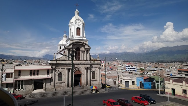 Opiniones de Loma de Quito en Riobamba - Iglesia