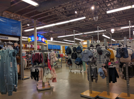 Clothing Store «Old Navy», reviews and photos, 3115 SW Cedar Hills Blvd, Beaverton, OR 97005, USA