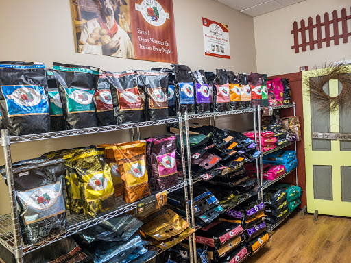 Pet Supply Store «Paws For Treats», reviews and photos, 851 W Main St, Lake Geneva, WI 53147, USA