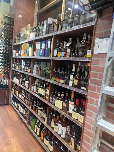 Liquor Store «Seaport Wine & Spirits», reviews and photos, 110 Fulton St, New York, NY 10038, USA