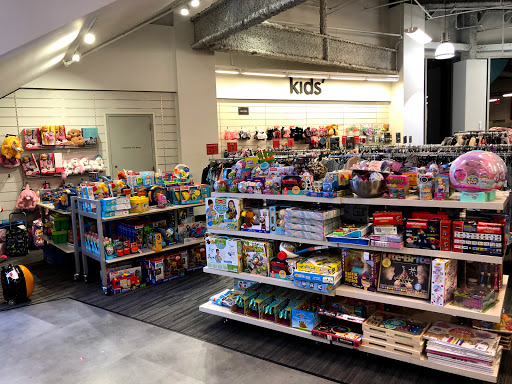 Department Store «Nordstrom Rack Skyview Center», reviews and photos, 4024 College Point Blvd, Flushing, NY 11354, USA