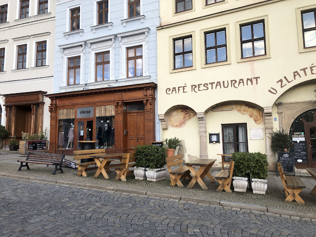 U zlaté konve