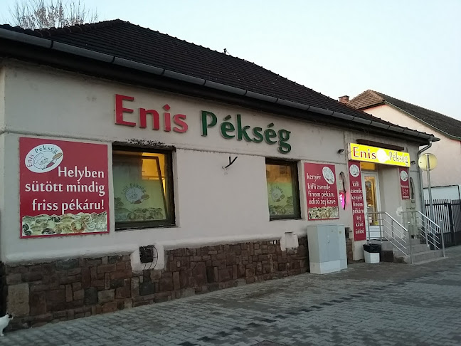 Enis Pékség