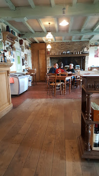 Atmosphère du Restaurant français Au Joyeux Retour des Pêcheurs à Zuydcoote - n°11