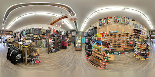 Snowboard Shop «The Vault - Snowboards & Skateboards», reviews and photos, 227 G St, Davis, CA 95616, USA