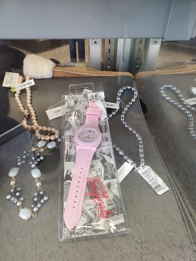 Clothing Store «Ross Dress for Less», reviews and photos, 3124 N Dinuba Blvd, Visalia, CA 93291, USA