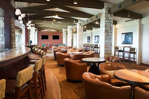 TR Restaurant & Bar + Lounge image