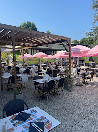Atmosphère du Restaurant La Brasse à Évian-les-Bains - n°1