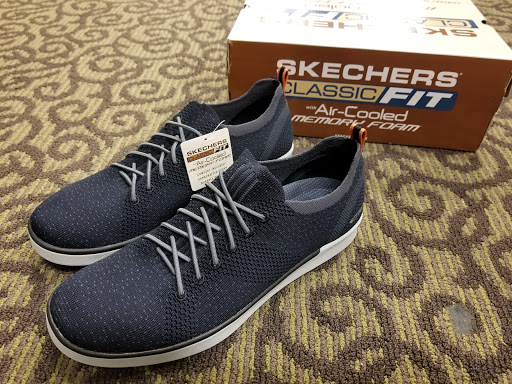 Shoe Store «DSW Designer Shoe Warehouse», reviews and photos, 6644 Loisdale Rd, Springfield, VA 22150, USA