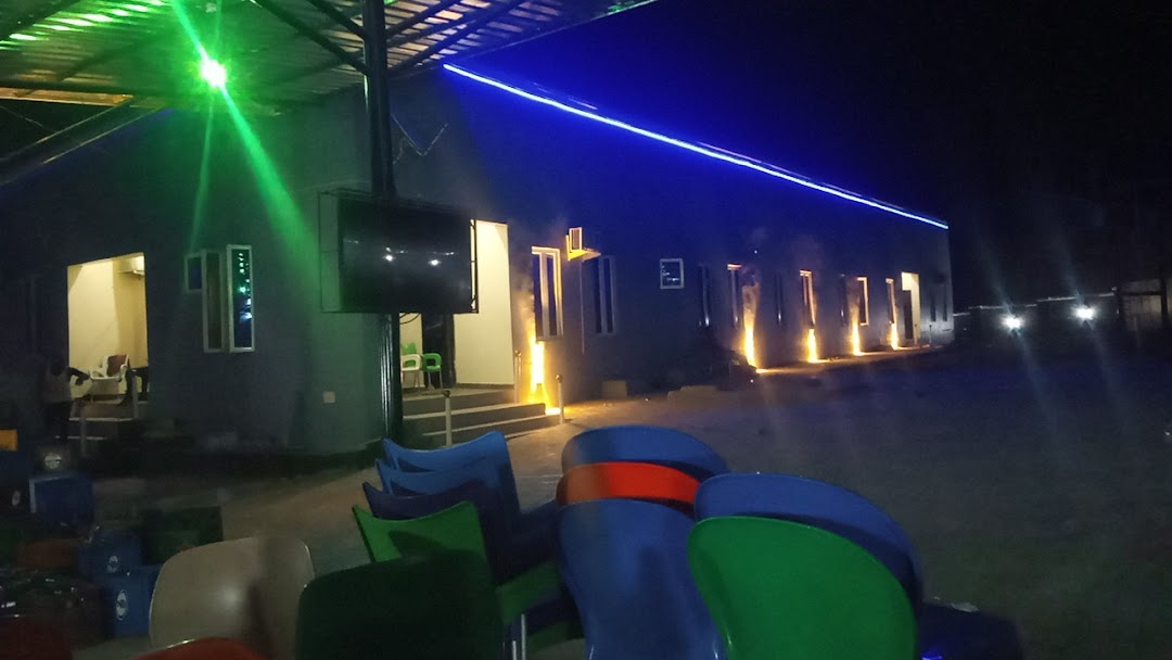 E-Lux Lounge