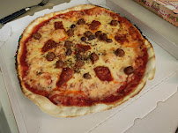 Plats et boissons du Pizzeria Pizza du Lys à Antibes - n°7