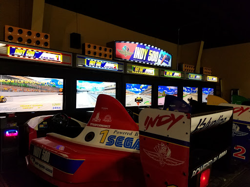 Amusement Center «TILT Studio Family Entertainment Center & Rink Side Ice Arena», reviews and photos, 6152 Grand Ave, Gurnee, IL 60031, USA