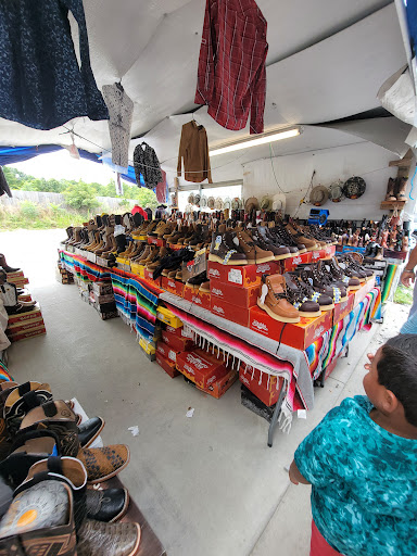 Flea Market «Parkland Flea Market & Restaurant», reviews and photos, 4994 Murfreesboro Rd, Lebanon, TN 37090, USA