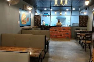 Delhi Burger Hub image