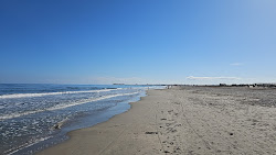 Playa de la Torre Derribada'in fotoğrafı - rahatlamayı sevenler arasında popüler bir yer