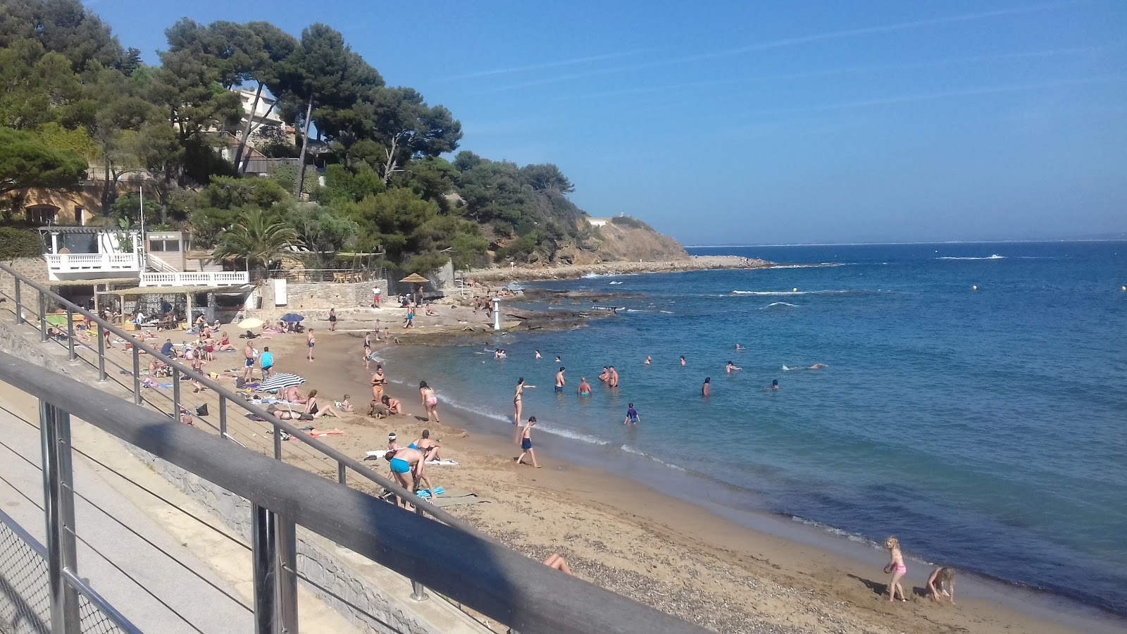 Foto de Plage du Pradon área de servicios