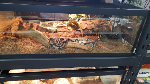 Pet Supply Store «House of Pets Inc», reviews and photos, 29500 Ford Rd, Garden City, MI 48135, USA