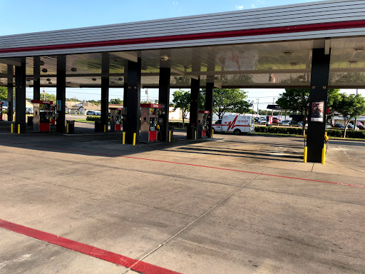 Gas Station «QuikTrip», reviews and photos, 2425 W Division St, Arlington, TX 76012, USA