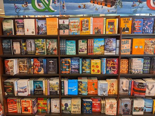 Book Store «Barnes & Noble Booksellers», reviews and photos, 1739 Olentangy River Rd, Columbus, OH 43212, USA