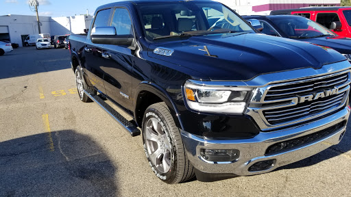 Car Dealer «Northland Chrysler Jeep Dodge RAM», reviews and photos, 14100 W 8 Mile Rd, Oak Park, MI 48237, USA