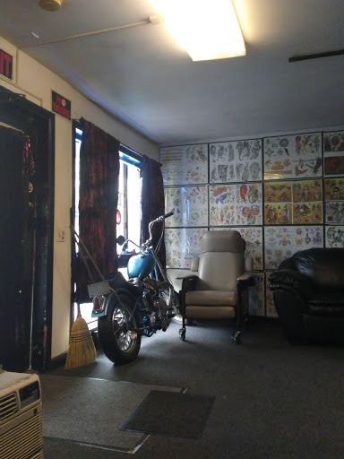 Tattoo Shop «Freehanman Tattoo», reviews and photos, 25 PA-611, Bartonsville, PA 18321, USA