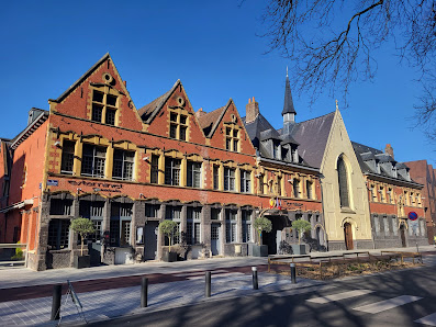Le Vieux Lille Pl. Louise de Bettignies, 59800 Lille, France