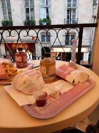 Plats et boissons du Restaurant végétalien Vegan & Tasty - NakedBurger à Paris - n°4