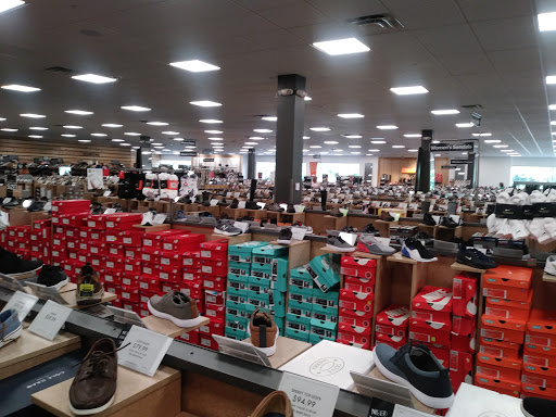 Shoe Store «DSW Designer Shoe Warehouse», reviews and photos, 2103 NJ-35, Holmdel, NJ 07733, USA