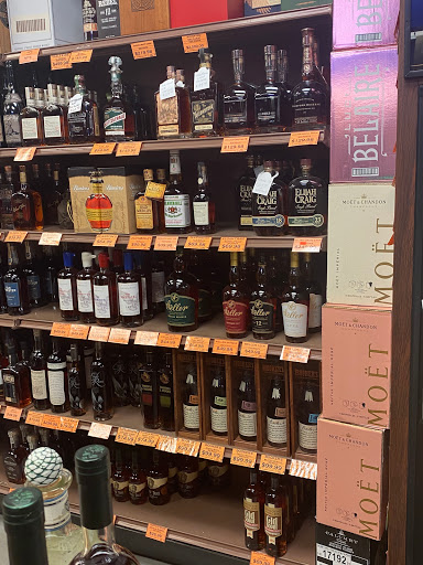 Liquor Store «Stadium Liquor Store», reviews and photos, 319 W 4th St, Covington, KY 41011, USA