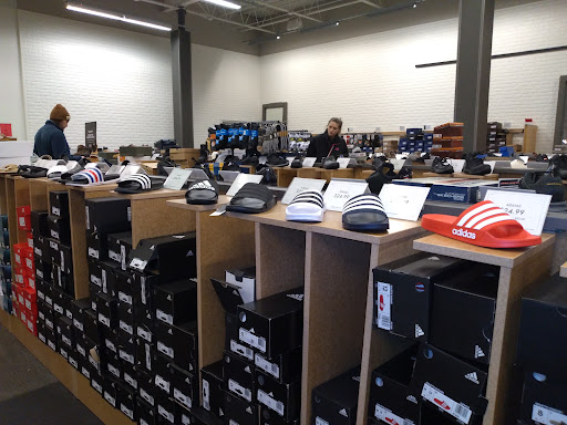 Shoe Store «DSW Designer Shoe Warehouse», reviews and photos, 44590 Ford Rd, Canton, MI 48187, USA