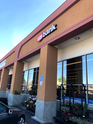 Grocery Store «Ralphs», reviews and photos, 14440 Burbank Blvd, Sherman Oaks, CA 91401, USA