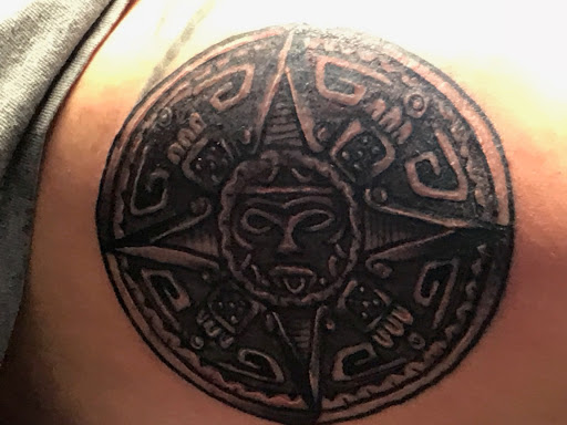 Explore honeycomb tattoo ideas, creative tattoo ideas in Laredo, available at Por Vida Tattoos