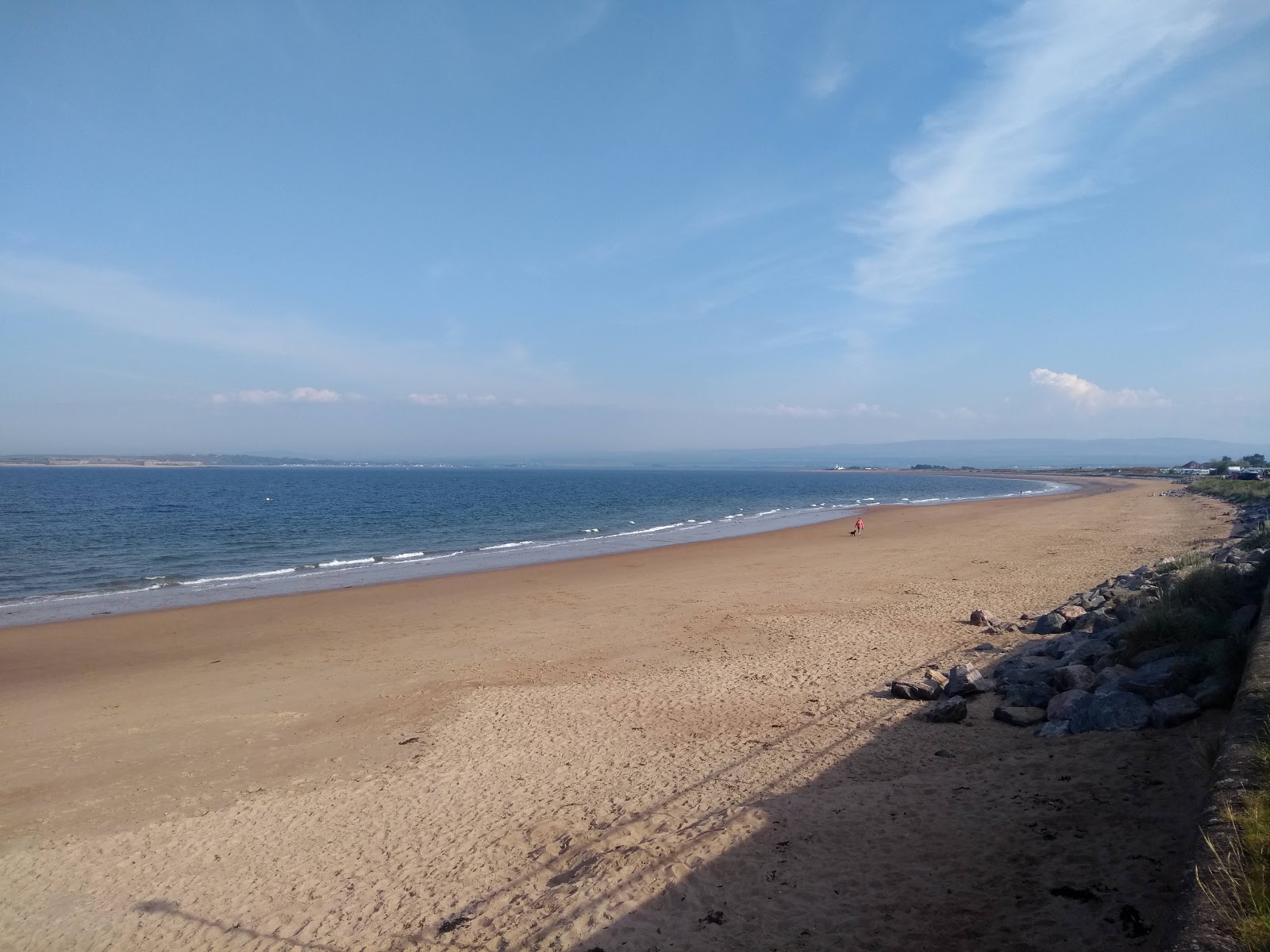 Rosemarkie Camping Beach'in fotoğrafı - rahatlamayı sevenler arasında popüler bir yer